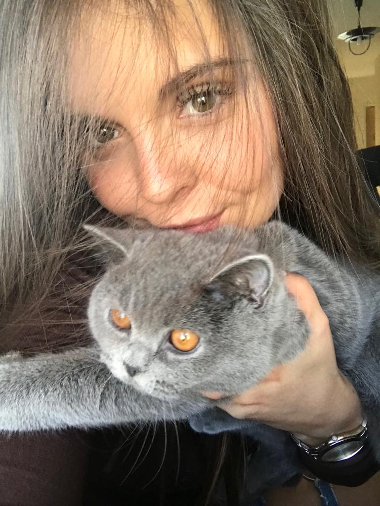 סוניה והחתולה גרייס